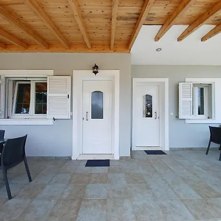 Apartamento Eleonas 1, Lygia